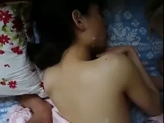 私は私の携帯電話のポルノ写真を持っています。 鈴木 一徹 えろ 動画